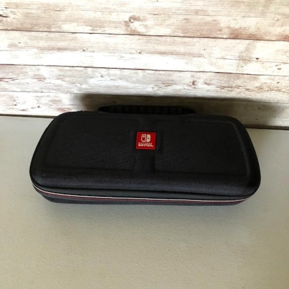 Nintendo Switch GoPlay Traveler Accessory